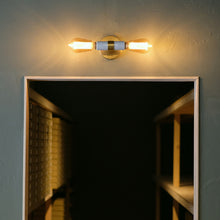 画像をギャラリービューアに読み込む, 組み合わせる電球のデザインにより、表情ががらりと変わるランプ LYON 2bulb socket