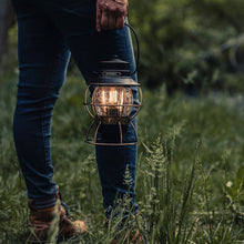 画像をギャラリービューアに読み込む, 【40%OFF】クラシックな雰囲気のLEDライト Barebones(ベアボーンズ)レイルロードランタンLED
