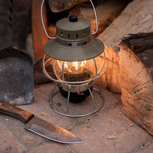 画像をギャラリービューアに読み込む, 【40%OFF】クラシックな雰囲気のLEDライト Barebones(ベアボーンズ)レイルロードランタンLED