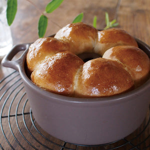 焼きたての自家製パンが楽しめるお手頃サイズの パン焼き器