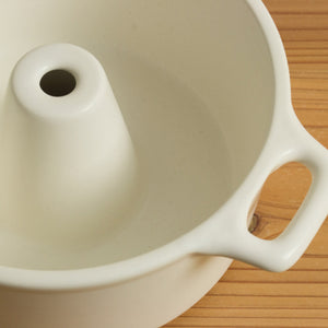 焼きたての自家製パンが楽しめるお手頃サイズの パン焼き器