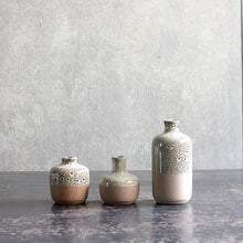 画像をギャラリービューアに読み込む, 土と釉薬のバランスが心地よい一輪挿し Bron(ブロン)