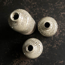 画像をギャラリービューアに読み込む, 土と釉薬のバランスが心地よい一輪挿し Bron(ブロン)