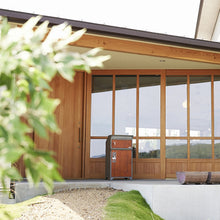 画像をギャラリービューアに読み込む, 木目を生かした住宅にピッタリな宅配ボックス付きポスト(GALVA)