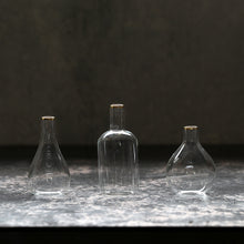 画像をギャラリービューアに読み込む, クラシカルで清楚、口元の金縁が印象的なシリーズのフラワーベース Hazel Jr.(ヘーゼル ジュニア)