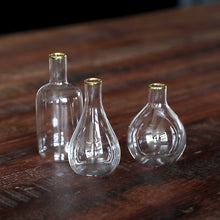 画像をギャラリービューアに読み込む, クラシカルで清楚、口元の金縁が印象的なシリーズのフラワーベース Hazel Jr.(ヘーゼル ジュニア)