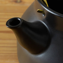 画像をギャラリービューアに読み込む, まろやかなお湯。静かな沸騰の音でやさしい生活が過ごせる 陶のやかん