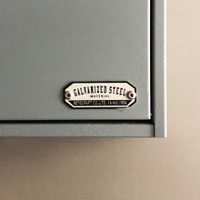 画像をギャラリービューアに読み込む, クールなカラーと木目調のハンドルがカッコ良い POST(ポスト)