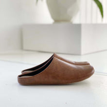 画像をギャラリービューアに読み込む, 靴屋さんがつくった室内を”歩く”ことを考えたスリッパ room's(ルームズ)