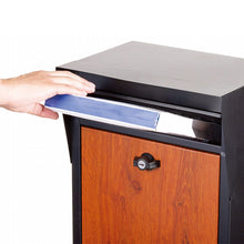 画像をギャラリービューアに読み込む, ガルバリウムの外壁やナチュラルな木目のお宅にピッタリな STAND POST(スタンドポスト)