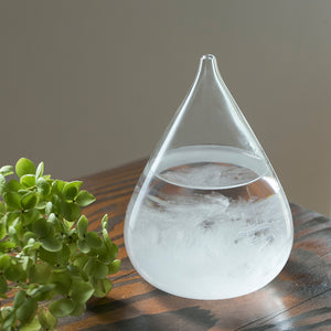 天候の変化で結晶の形が変わる しずく型のオブジェ Tempo Drop mini(テンポ ドロップ ミニ)