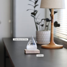 画像をギャラリービューアに読み込む, 天候の変化で結晶の形が変わる しずく型のオブジェ Tempo Drop mini(テンポ ドロップ ミニ)