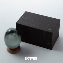 画像をギャラリービューアに読み込む, 天候の変化で結晶の形が変わる たまご型のオブジェ Tempo Pulse(テンポ パルス)