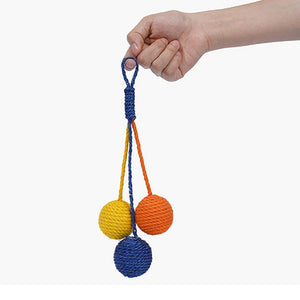 壁やドアノブに掛けられるペット用おもちゃ JUTE ROPE TOY