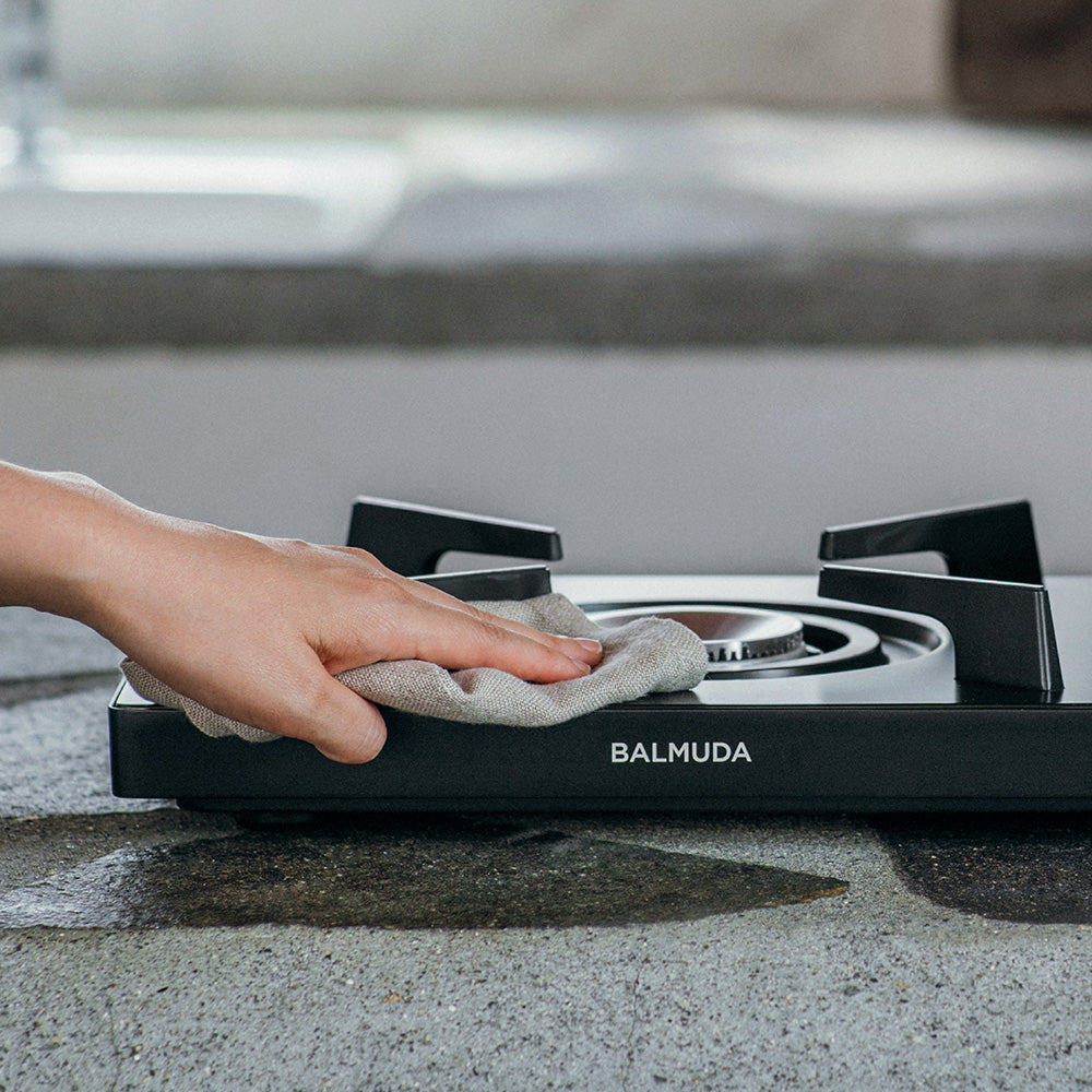テーブルで楽しむ料理の可能性を広げるカセットコンロ BALMUDA Table