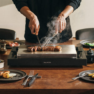 ライブキッチンの おいしさと楽しさを実現する ホットプレート BALMUDA The Plate Pro