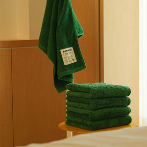 ふわふわの肌触りが特徴で洗濯時の変形が少ないカラータオル BANACO ROUCO COLOR TOWEL