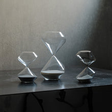 画像をギャラリービューアに読み込む, 新しい形状と美しさを持つガラス製 砂時計 Benedikt（ベネディクト）
