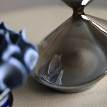 画像をギャラリービューアに読み込む, 新しい形状と美しさを持つガラス製 砂時計 Benedikt（ベネディクト）
