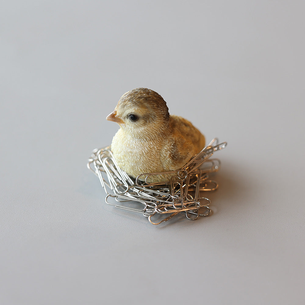 巣の中で親鳥の帰りを待つ雛鳥のオブジェ BIRDIE BILL BABY