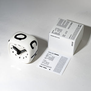 【予約商品】手のひらサイズの愛らしいキューブ型デスククロック Bmix Studio INAP EDITION CUBE CLOCK