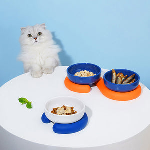 お椀口が大きく 顔の大きい猫ちゃんも食べやすい BOWL BASE