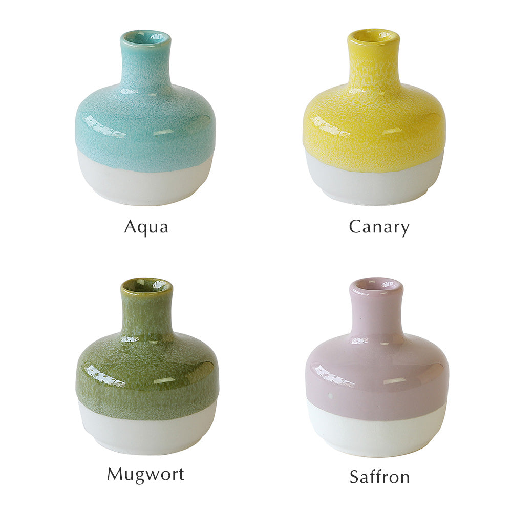 シンプルな花も華やかに彩る、明るいトーンの一輪挿し Bron Choco