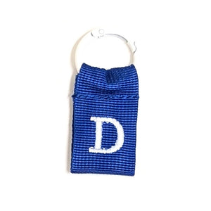 厚みのあるタフなナイロンテープを使用した COLLEGE LETTER TAG（カレッジレタータグ）