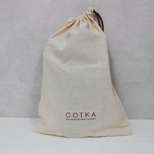 幅広いファッションや空間にマッチするデザインの携帯スリッパ COTKA（コトカ）