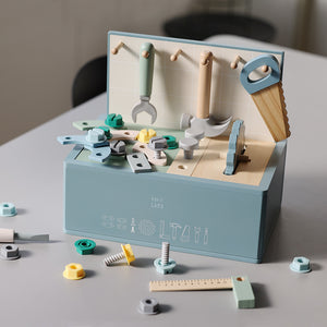 クルクル、トントン、ネジネジ 想像力を養う体験玩具 CRAFT TOOLBOX（クラフト ツールボックス）