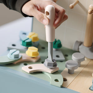 クルクル、トントン、ネジネジ 想像力を養う体験玩具 CRAFT TOOLBOX（クラフト ツールボックス）