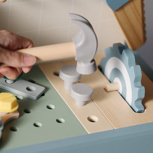 クルクル、トントン、ネジネジ 想像力を養う体験玩具 CRAFT TOOLBOX（クラフト ツールボックス）