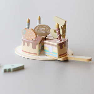 毎日が記念日気分 木のぬくもりを感じるマイケーキ CUTTING BIRTHDAY CAKE（カッティング バースデー ケーキ）