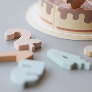 毎日が記念日気分 木のぬくもりを感じるマイケーキ CUTTING BIRTHDAY CAKE（カッティング バースデー ケーキ）