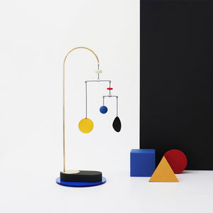 審美的なオブジェにディフューザー機能が備わったインテリアモビール Diffuser Desk Mobile／BLUE BALCONY