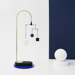 審美的なオブジェにディフューザー機能が備わったインテリアモビール Diffuser Desk Mobile／BLUE BALCONY