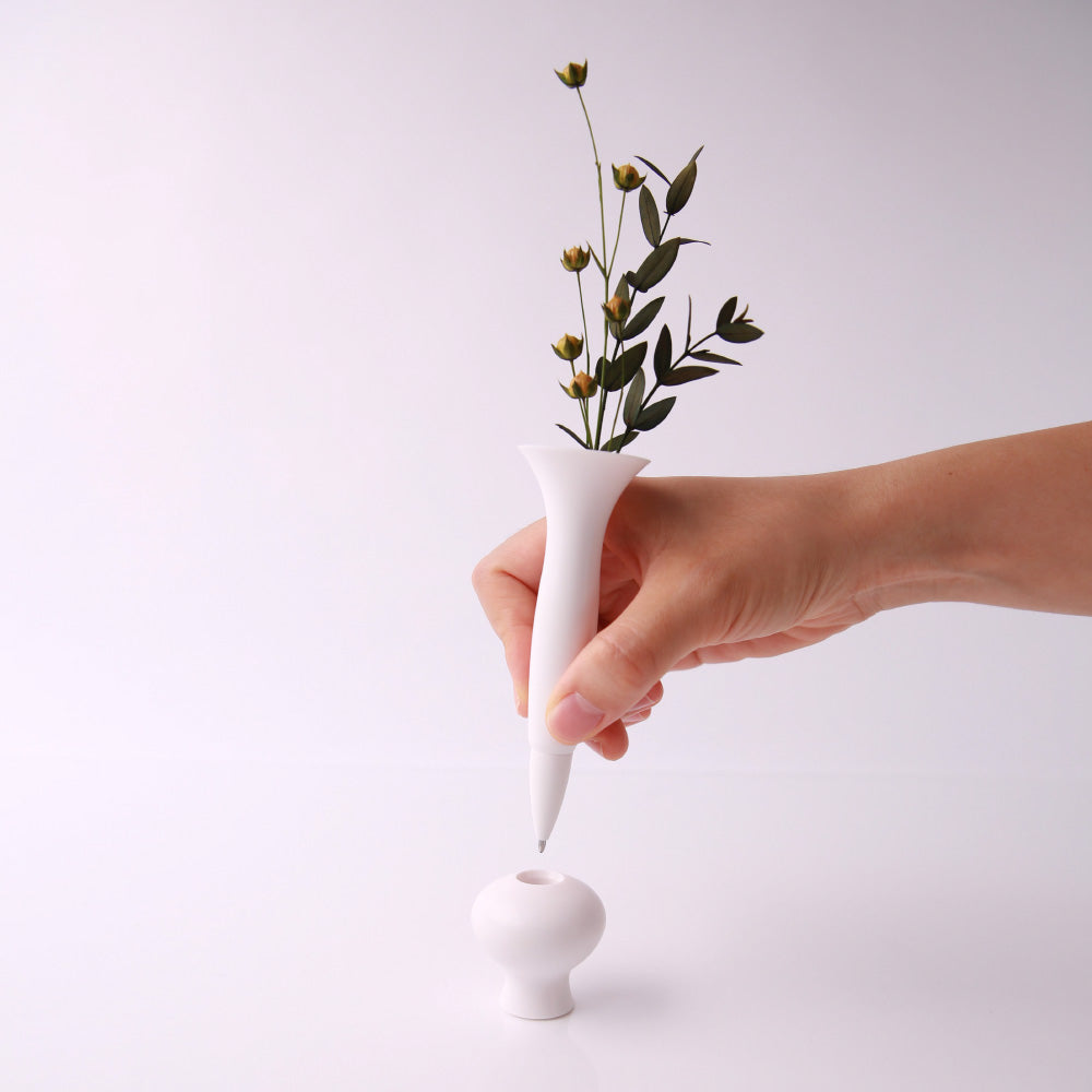 ボールペンであり、一輪挿しでもある doodoo VASE Desk Pen