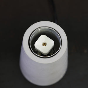LEDで様々な色に変化させることができる Dripping Lamp LED