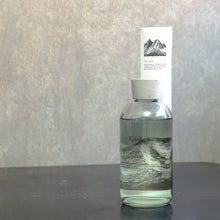 画像をギャラリービューアに読み込む, 香りが持つ世界が映り込む 大容量のディフューザー Enel（エネル）
