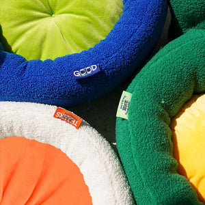 ユニークなジェスチャーデザインのふわふわ猫用ベッド FINGERS PET BEDS