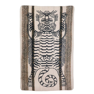 柔らかな手触りが心地よい 90×150cmの大判サイズ FLANNEL FLEECE BLANKET（フランネル フリースブランケット）