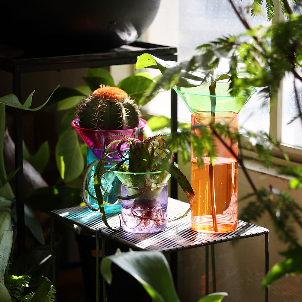 上下セパレート構造 ネオンカラーのガラス製フラワーベース GLOW GROW 上下セパレート構造 ネオンカラーのガラス製フラワーベース GLOW GROW