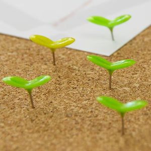 小さな新芽が顔を出したような、かわいいフォルムのプッシュピン Green Pin（グリーンピン）5本セット