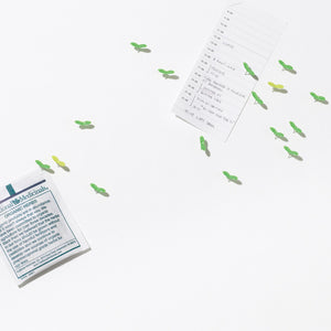 小さな新芽が顔を出したような、かわいいフォルムのプッシュピン Green Pin（グリーンピン）5本セット