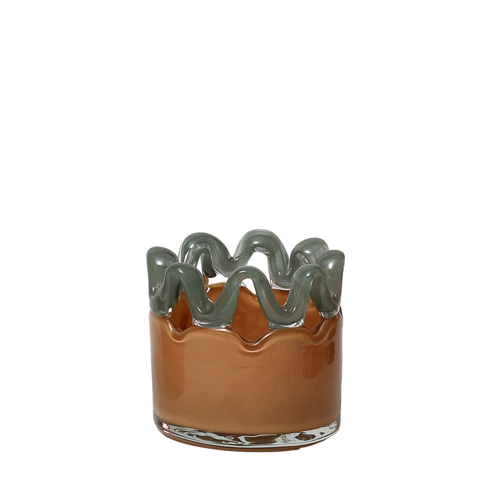 水面の波紋を閉じ込めたかのような優雅さを演出するフラワーベース