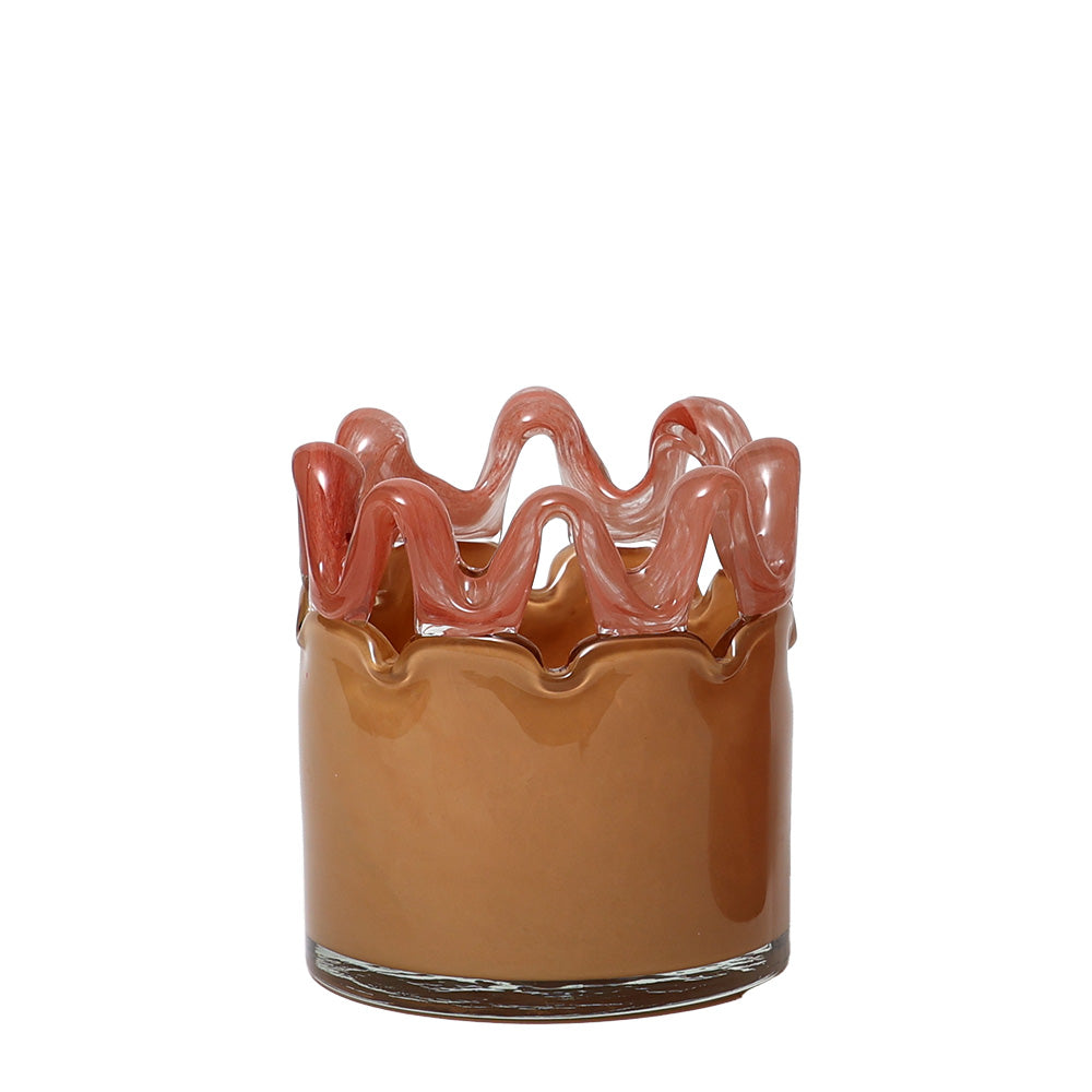 水面の波紋を閉じ込めたかのような優雅さを演出するフラワーベース