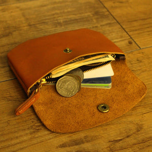 手のひらに収まるコンパクトなサイズの財布 Hawk Multi Mini Wallet