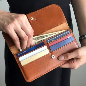 マチのない薄型でも大容量 Hawk スマートなお財布