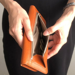 マチのない薄型でも大容量 Hawk スマートなお財布