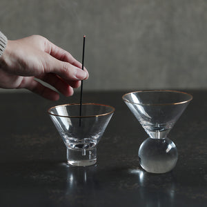 燃え尽きるまでの儚さを優雅な時間にするインセンスホルダー Hazel Alle a te（ヘーゼル ア ラーテ）